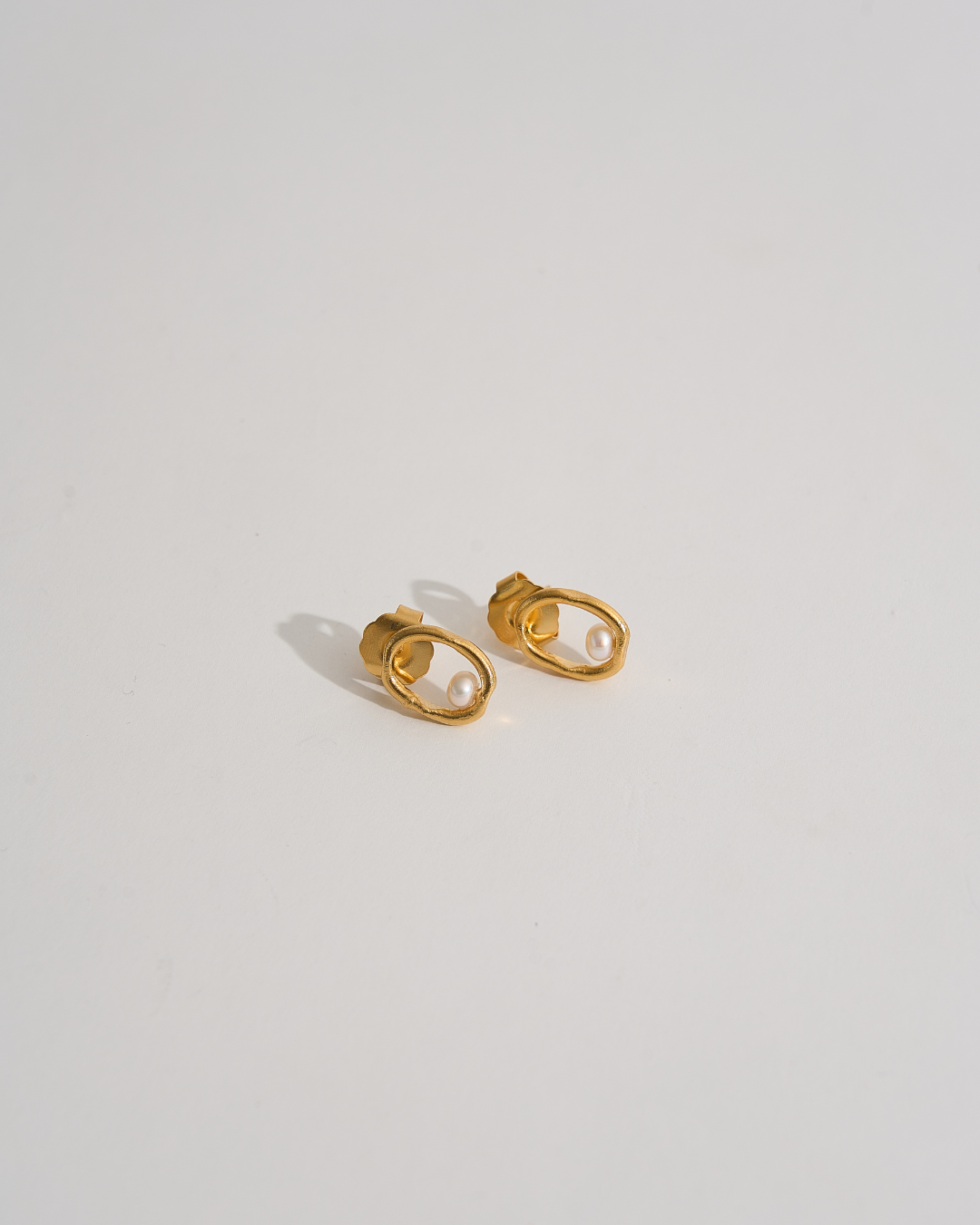 Renacer Pearl Mini Earrings