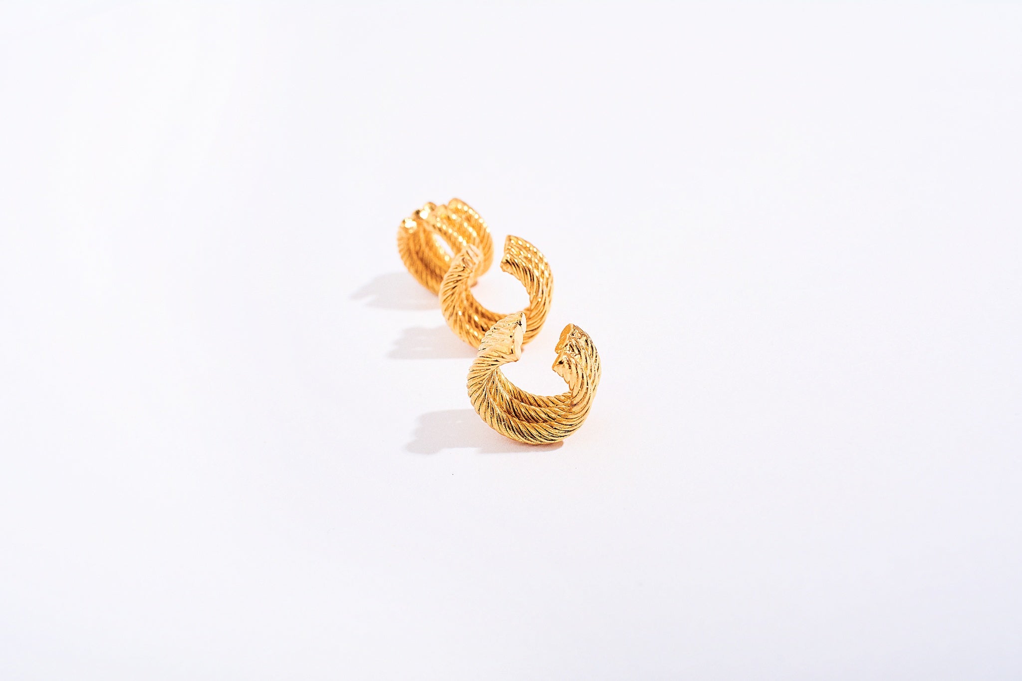 Marlen Triple Golden Earcuff