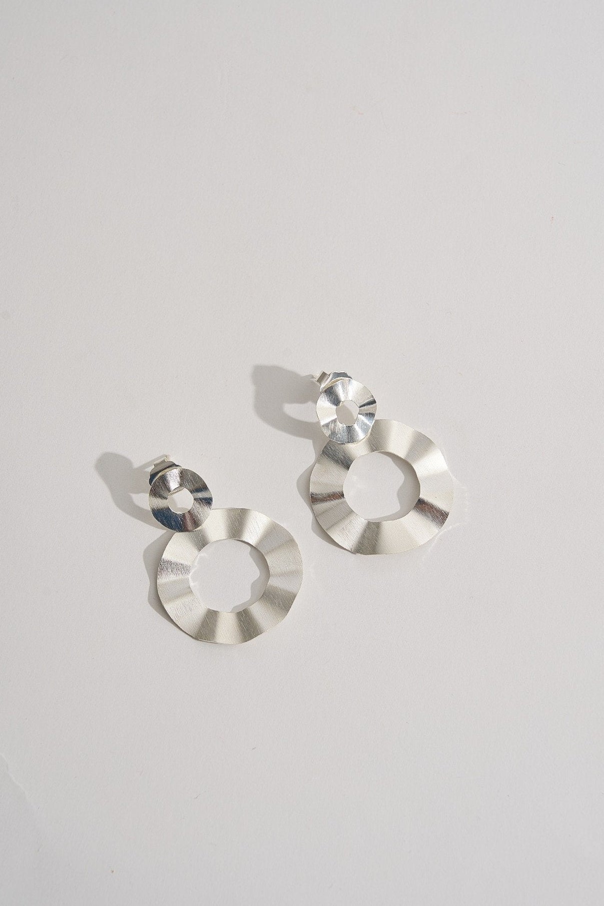 Mini Waves Eight Earrings